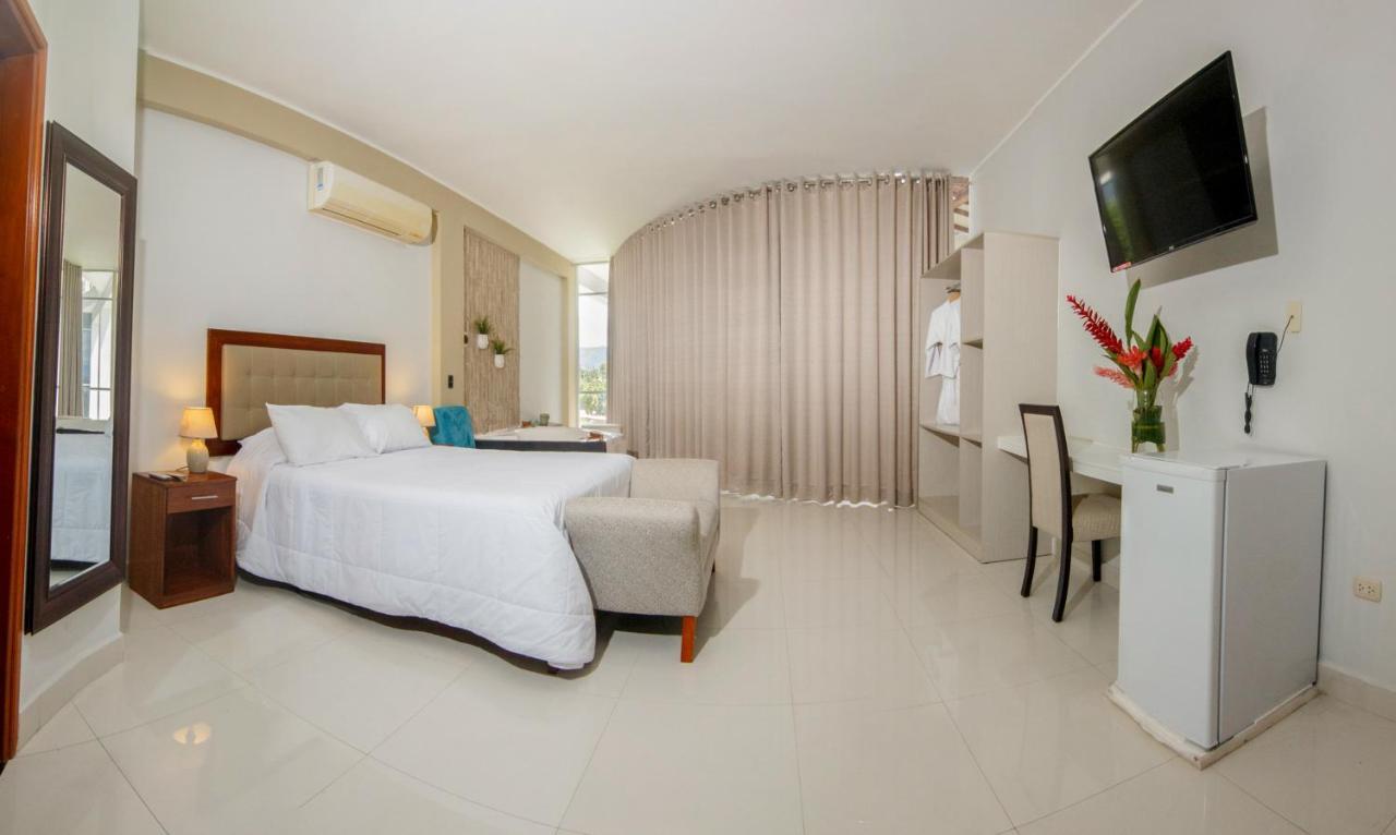 Vuelo 78 Hotel 塔拉波托 外观 照片