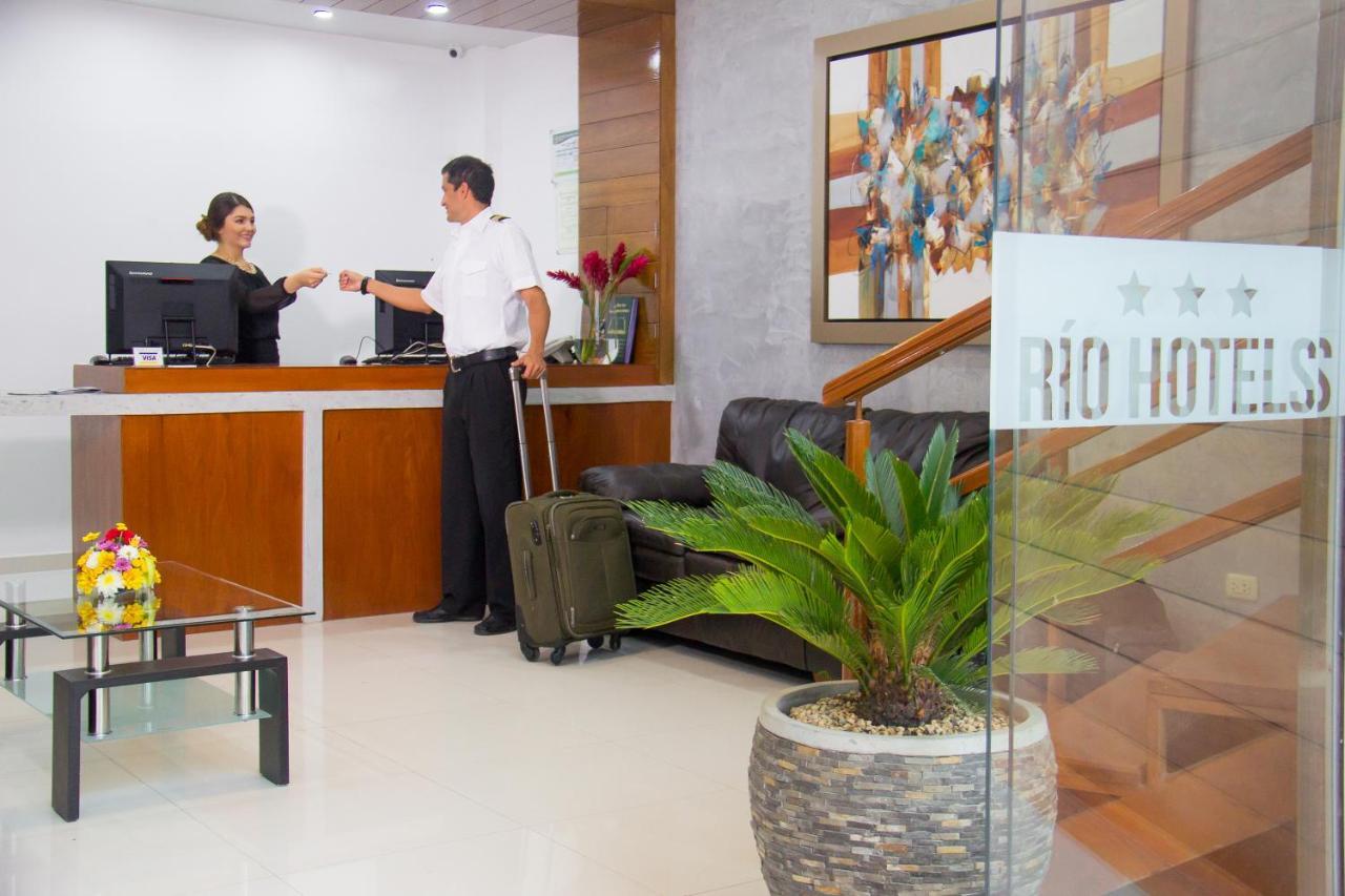 Vuelo 78 Hotel 塔拉波托 外观 照片
